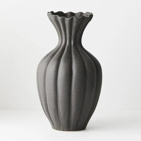 Basma Vase Black