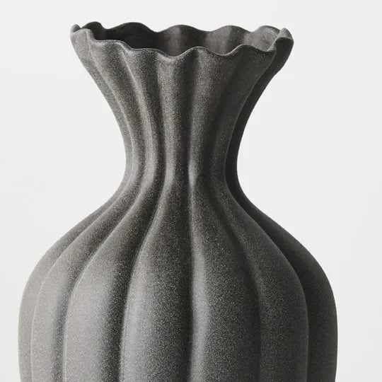 Basma Vase Black